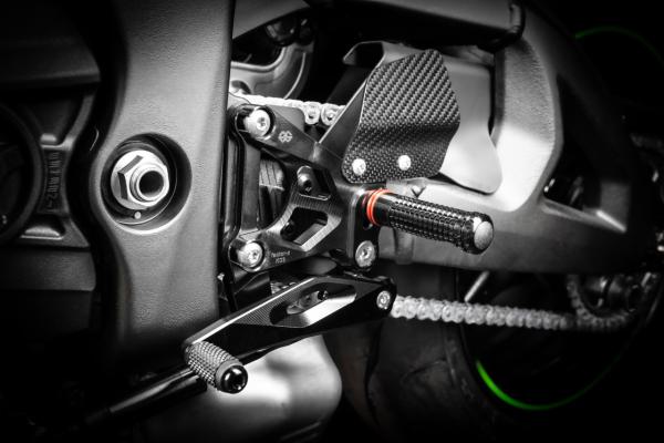 Fußrastenanlage FXR Schwarz für ZX10-R ab.2021